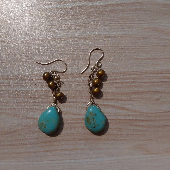 Jewelry - Elegant Turquoise and Gold Dangle Earrings